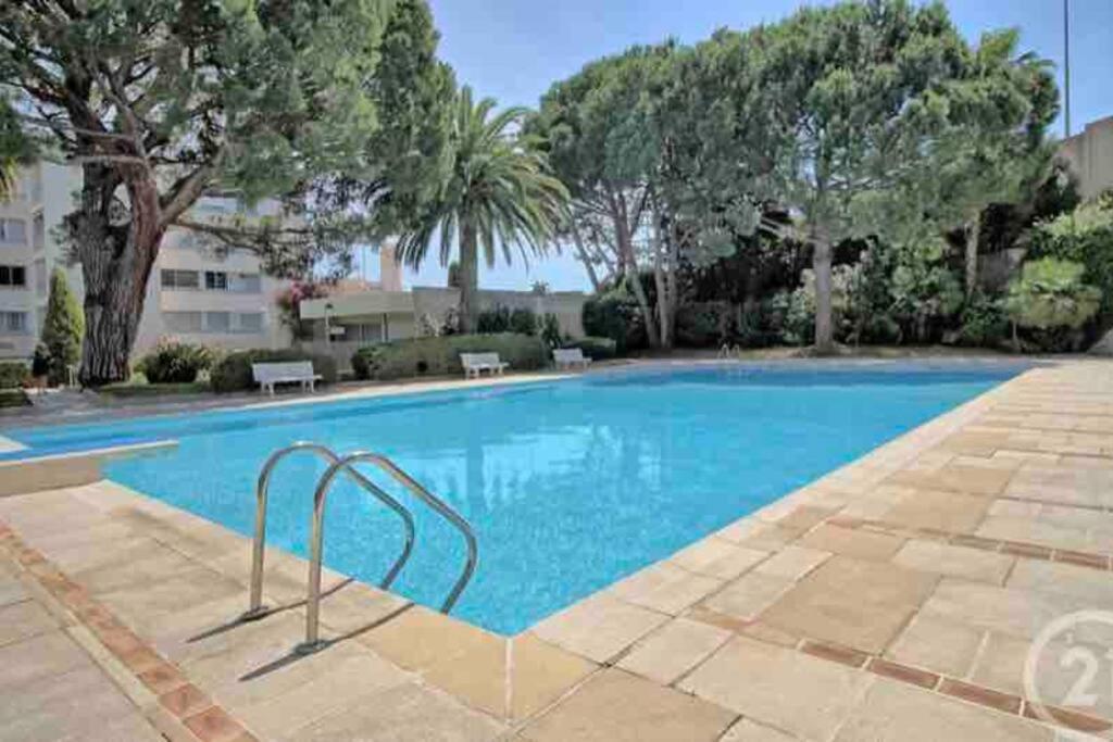 Golfe Juan Studio Dans Residence Avec Piscine Vallauris Exterior photo